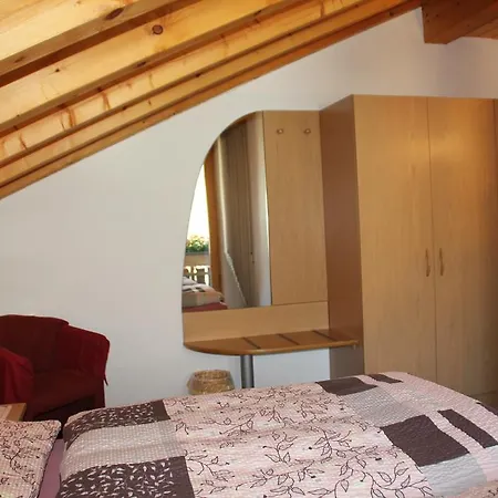 Haus Pan Apartment
